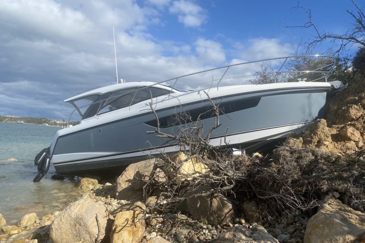 How to avoid collisions while boating